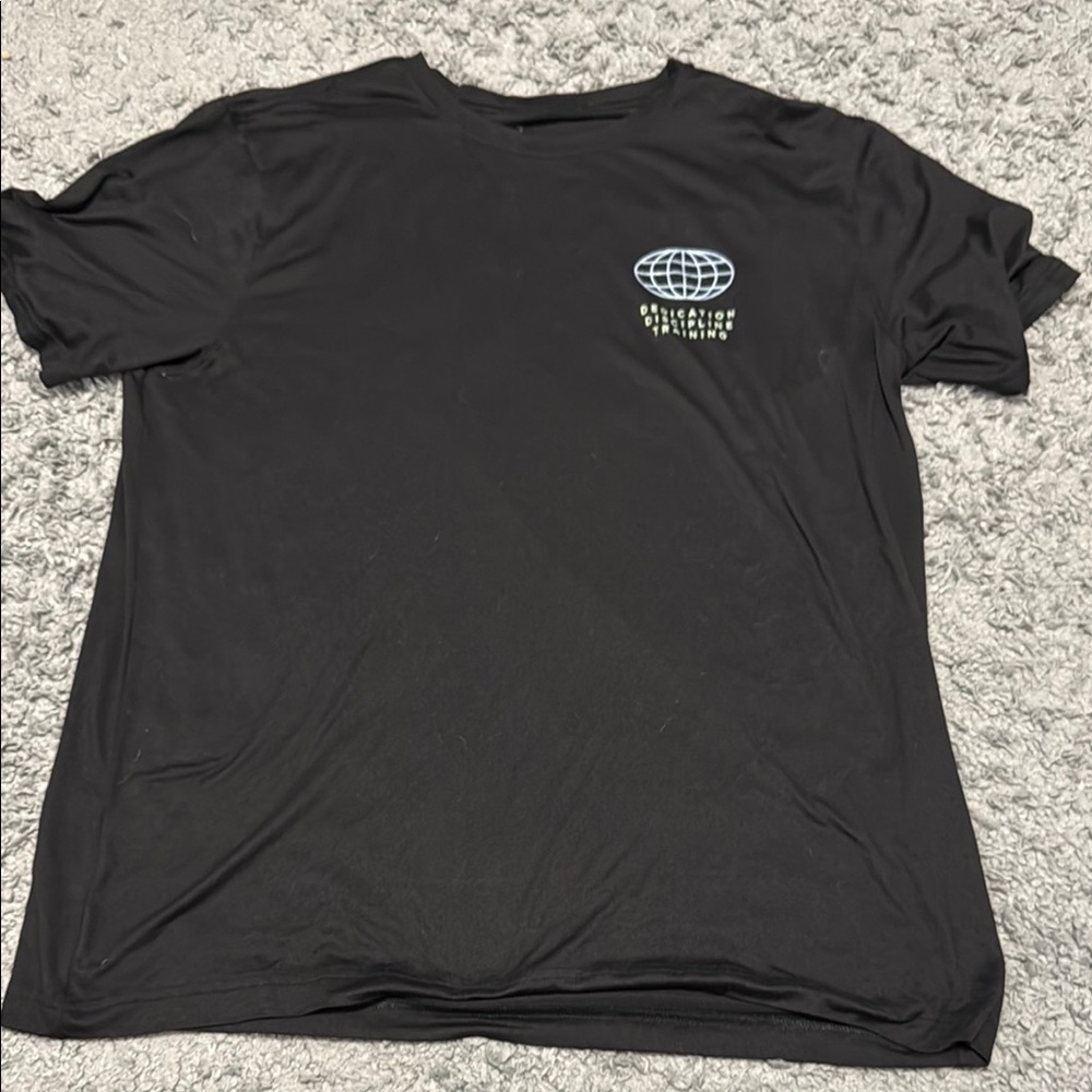 Old Navy Black Men's Tee with Globe Graphic